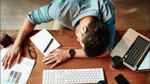 دراسة عالمية تكشف:  العمل أربعة أيام أسبوعيًا يفيد العامل وصاحب العمل ويزيد الإنتاج