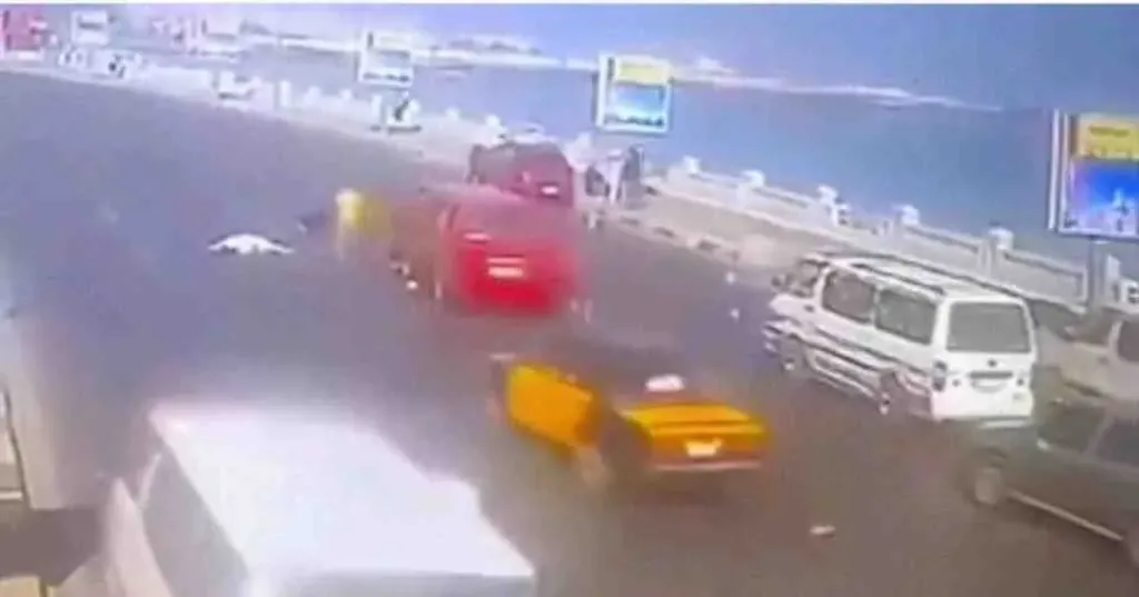 فيديو حادث كورنيش الشاطبي بالإسكندرية .. رحلة الصيف التي انتهت بالموت دهسًا (أسماء المتوفين والمصابين)