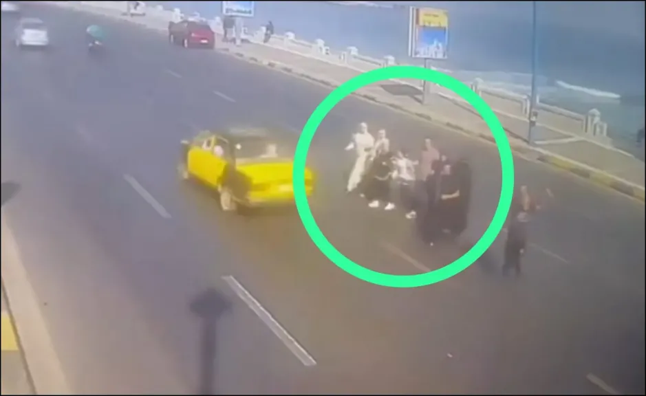 تفاصيل صادمة في حادث كورنيش الشاطبي بالإسكندرية .. شهود عيان يكشفون اللحظات الأخيرة «فيديو»