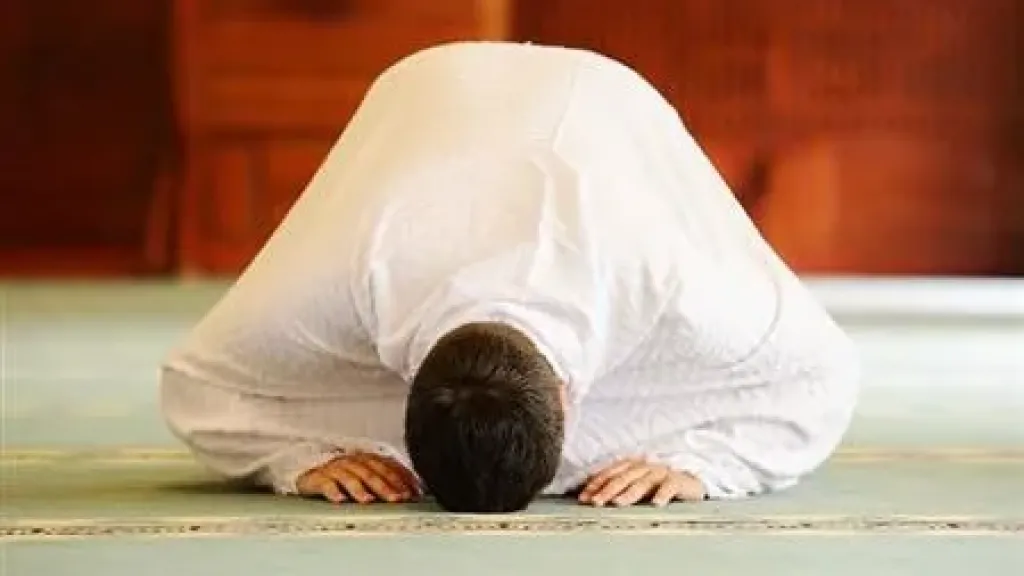 لماذا حرمت الصلاة بعد العصر؟.. النبي منعها لسببين لا تعرفهما