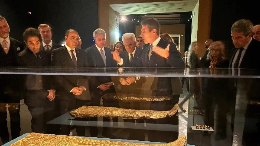 رئيس إيطاليا يفتتح معرض  كنوز الفراعنة  في روما