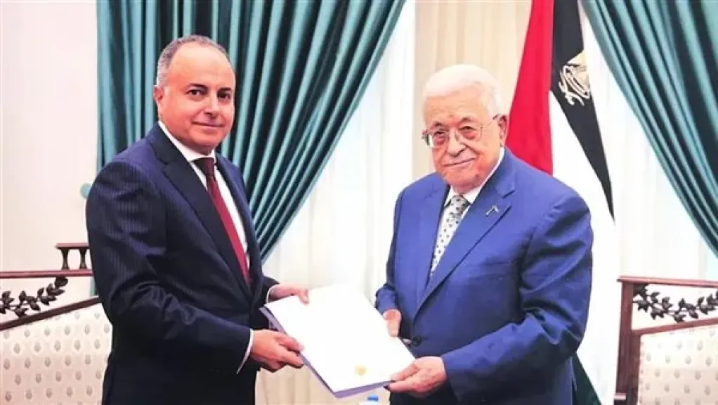 الرئيس السيسي يدعو الرئيس الفلسطيني إلى القاهرة .. لماذا؟ الرئيس السيسي يدعو الرئيس الفلسطيني إلى القاهرة .. لماذا؟