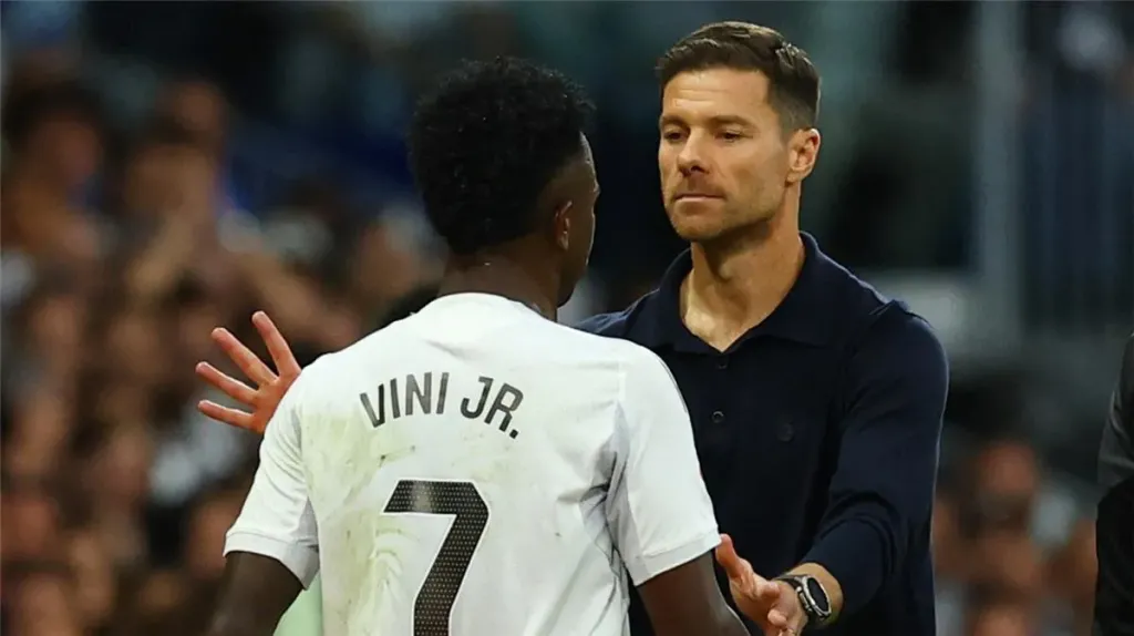 خلاف يهدد مستقبل ريال مدريد.. ماذا حدث بين فينيسيوس جونيور وتشابي ألونسو؟ خلاف يهدد مستقبل ريال مدريد.. ماذا حدث بين فينيسيوس جونيور وتشابي ألونسو؟