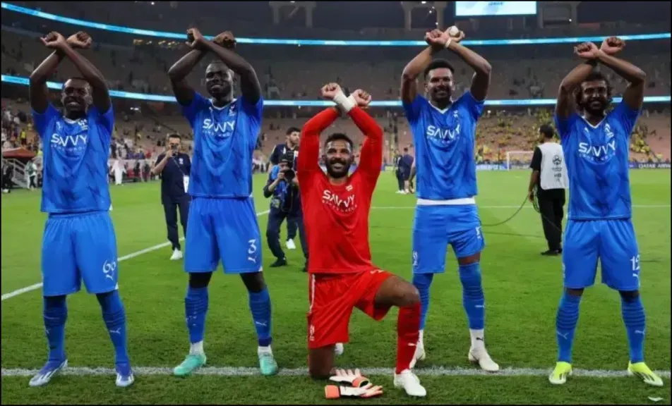 الهلال والأخدود