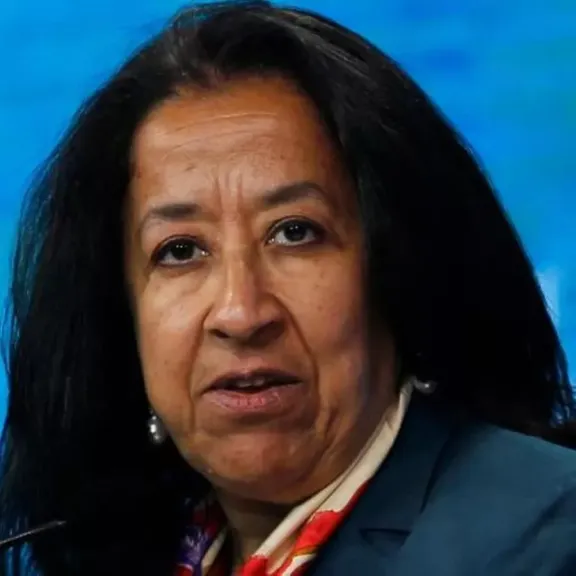 من هي لبنى العليان؟ سيدة الأعمال السعودية التي أصبحت أول امرأة تترأس... من هي لبنى العليان؟ سيدة الأعمال السعودية التي أصبحت أول امرأة تترأس بنكاً وتكسر حواجز القيادة في المنطقة