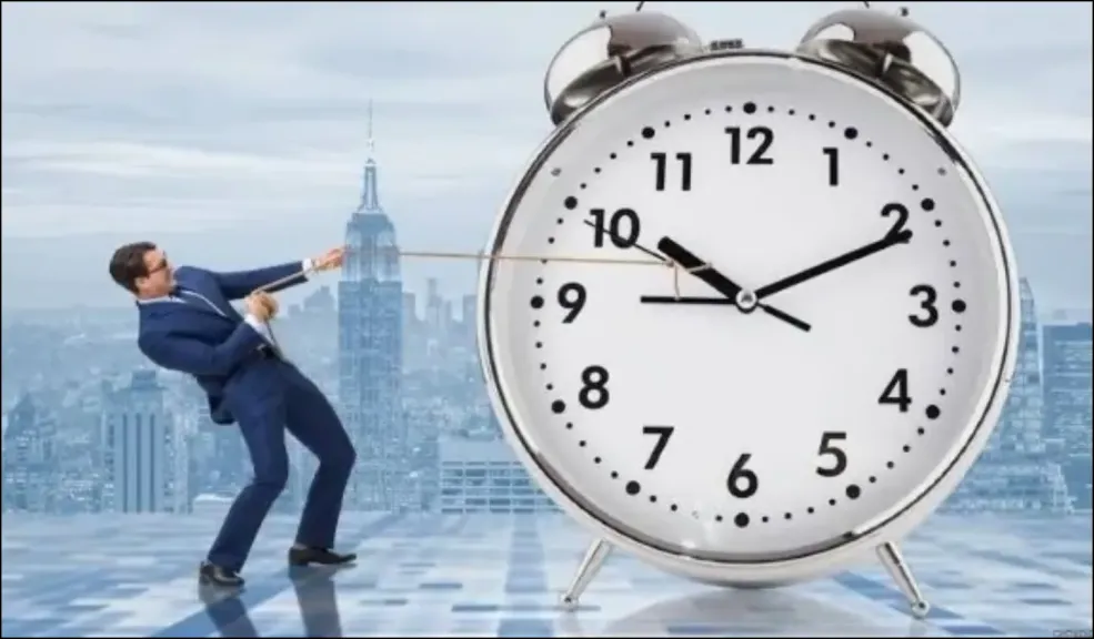 هتأخر ساعتك ولا هتقدمها؟ .. بدء تطبيق التوقيت الشتوي رسميًا في مصر... هتأخر ساعتك ولا هتقدمها؟ .. بدء تطبيق التوقيت الشتوي رسميًا في مصر منتصف الليلة