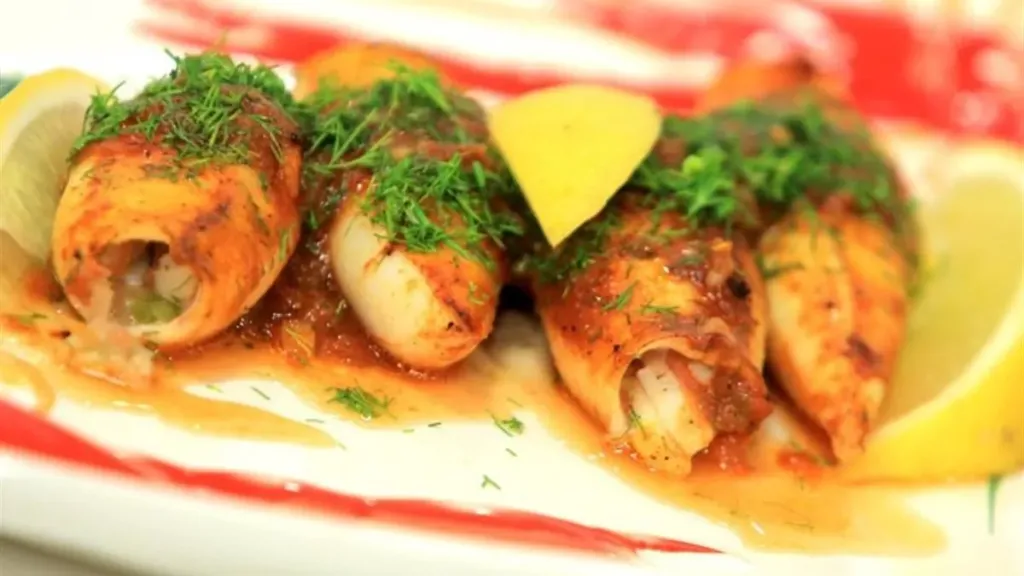 طريقة عمل الكاليماري المحشي بالأرز والجمبري