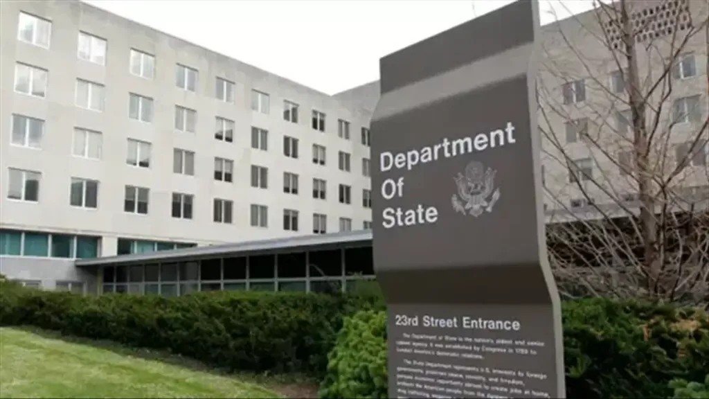 الخارجية الأمريكية تعلق إصدار التأشيرات لحاملي الجوازات الأفغانية