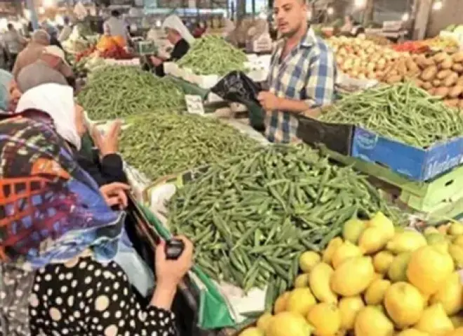 هدوء في سوق العبور.. أسعار الخضروات والفاكهة تحافظ على مستوياتها