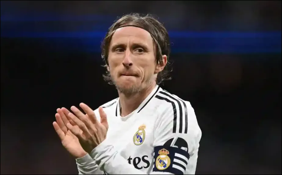 مودريتش يحسم الجدل التاريخي: رؤية متوازنة لميسي ورونالدو وكواليس علاقة خاصة بنجم النصر