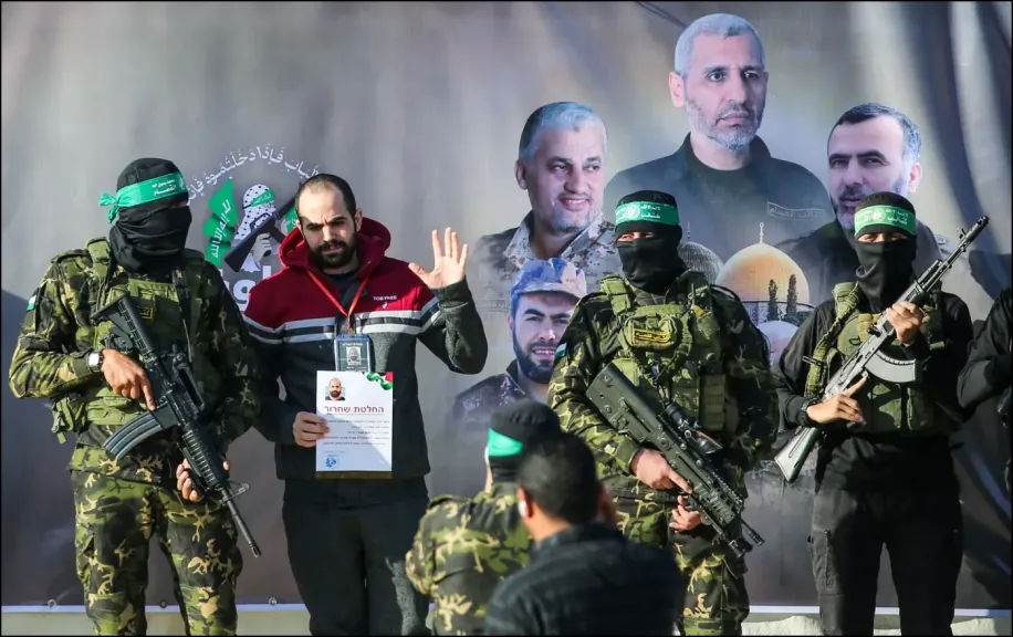 صحفي إسرائيلي: حشدنا مليون جندي وآلاف الدبابات والطائرات ولم نهزم حماس