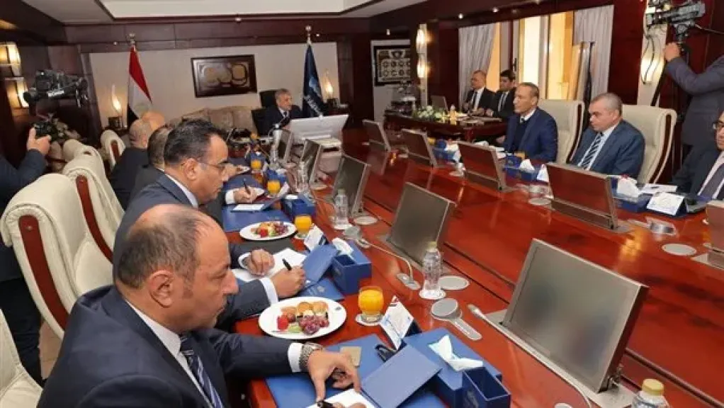 مؤشرات إيجابية تبشر بتعافي حركة الملاحة بقناة السويس (تقرير)