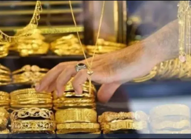 سعر الذهب في الإمارات اليوم الإثنين 2-2-2026 بالدرهم والدولار الأمريكي