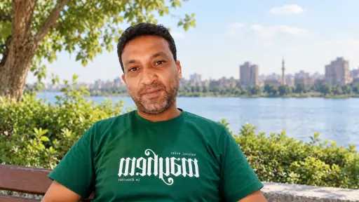 الشاعر المصري علي درغام «شاعر الدائري».. قصائد بالعامية تستحضر بطولات أكتوبر وتحتفي بالسادات